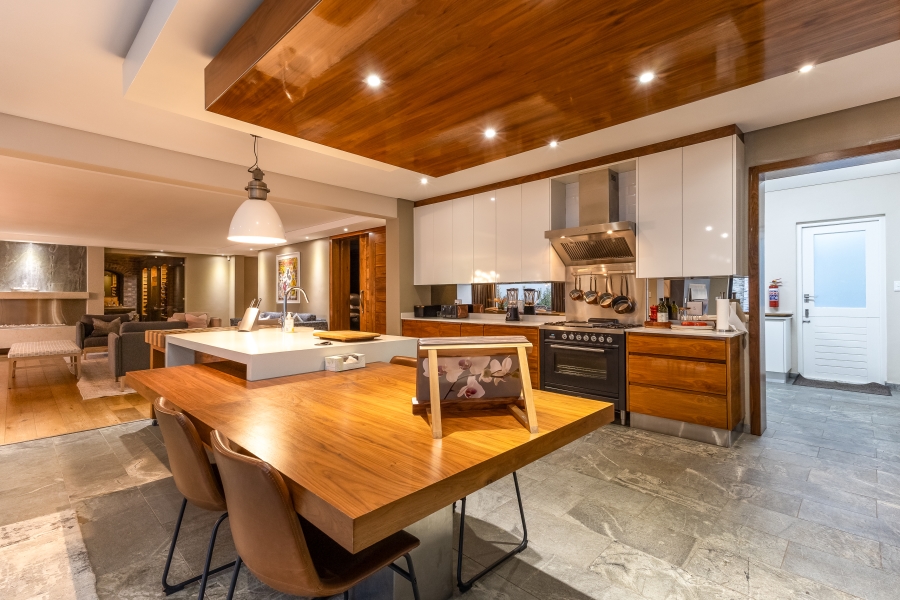 6 Bedroom Property for Sale in Mostertsdrift Western Cape